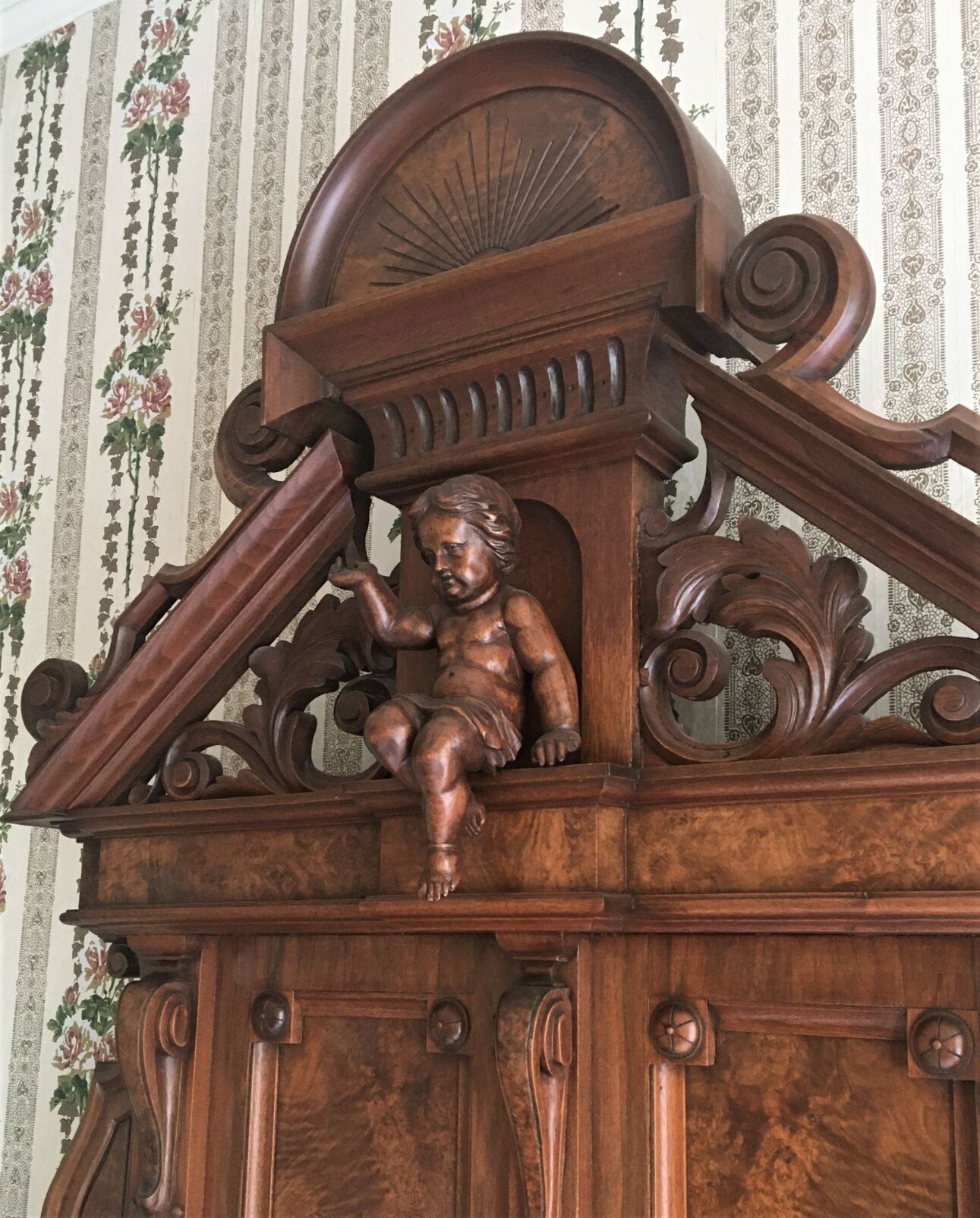 Black Point: Headboard Detail